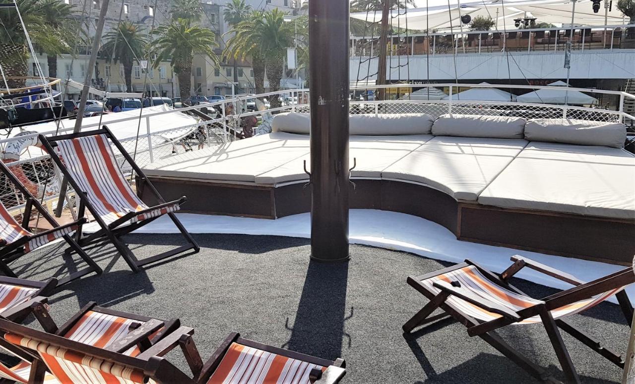 Rhythm Floating Hostel - Zadar Buitenkant foto