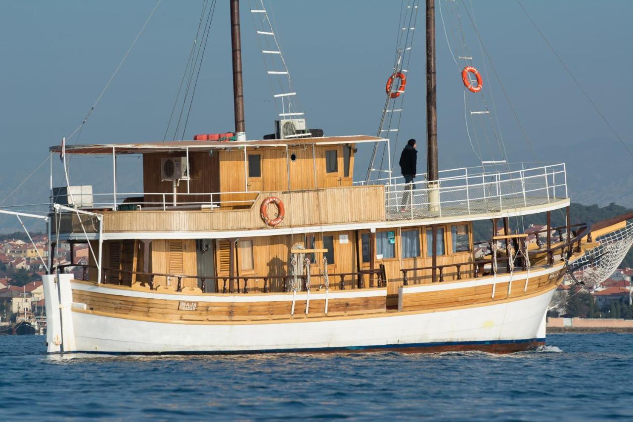 Rhythm Floating Hostel - Zadar Buitenkant foto