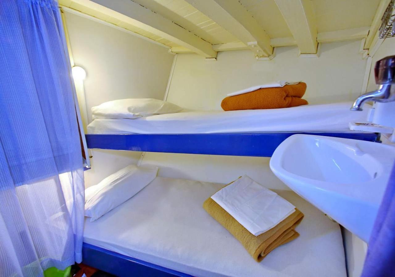 Rhythm Floating Hostel - Zadar Buitenkant foto
