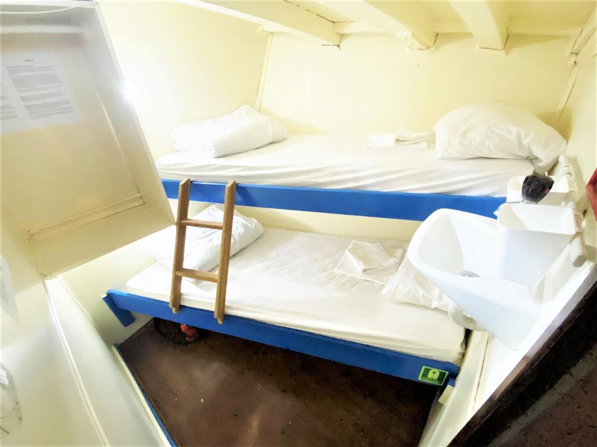 Rhythm Floating Hostel - Zadar Buitenkant foto