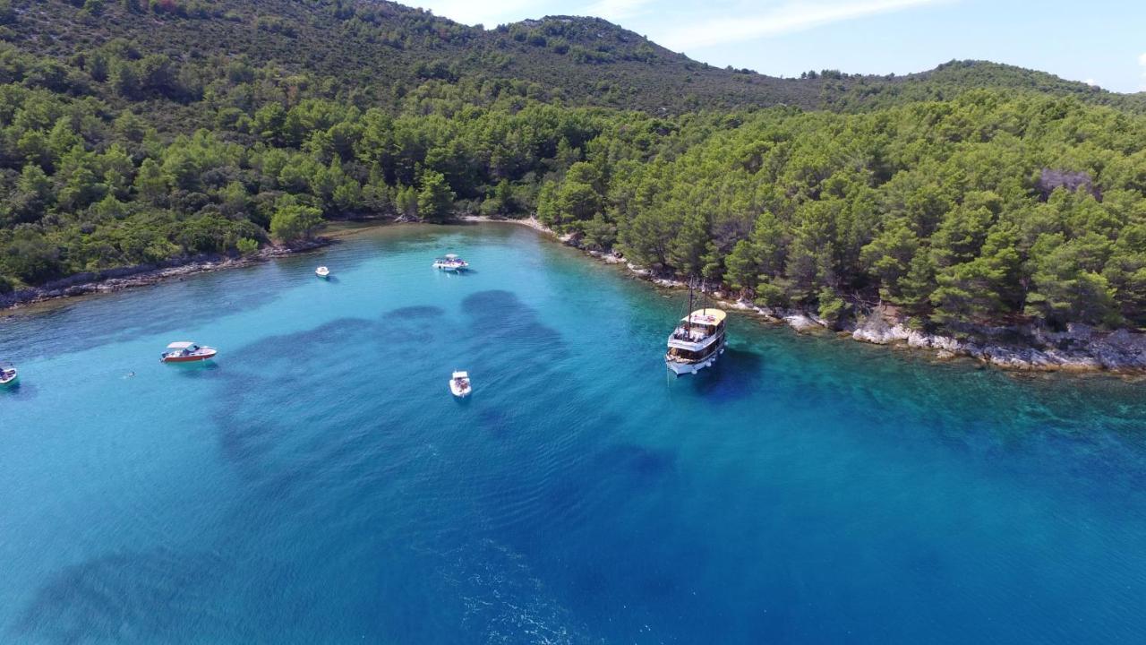 Rhythm Floating Hostel - Zadar Buitenkant foto
