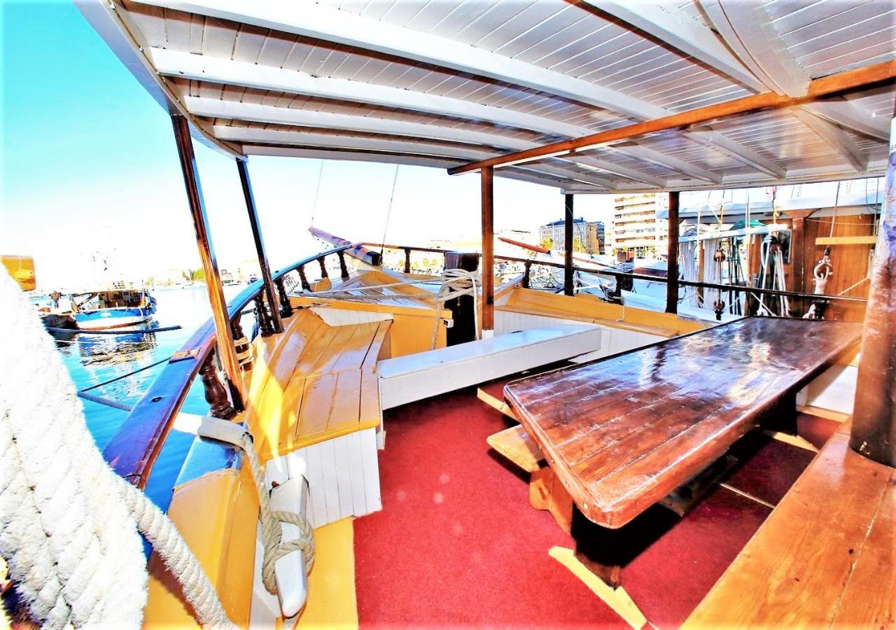 Rhythm Floating Hostel - Zadar Buitenkant foto
