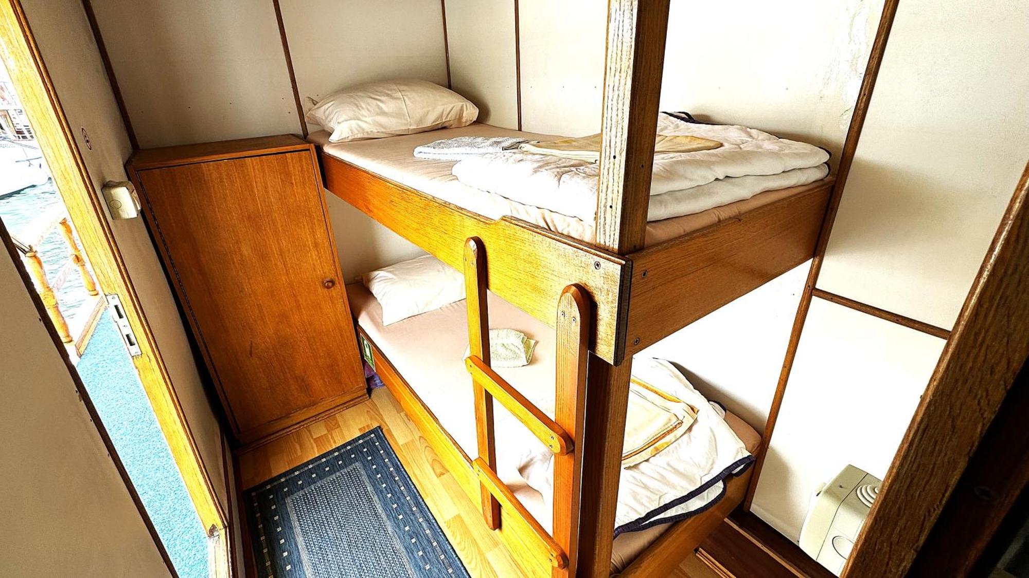 Rhythm Floating Hostel - Zadar Buitenkant foto